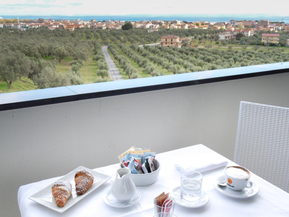 Park Hotel Mirabeau Montepaone Esterno foto