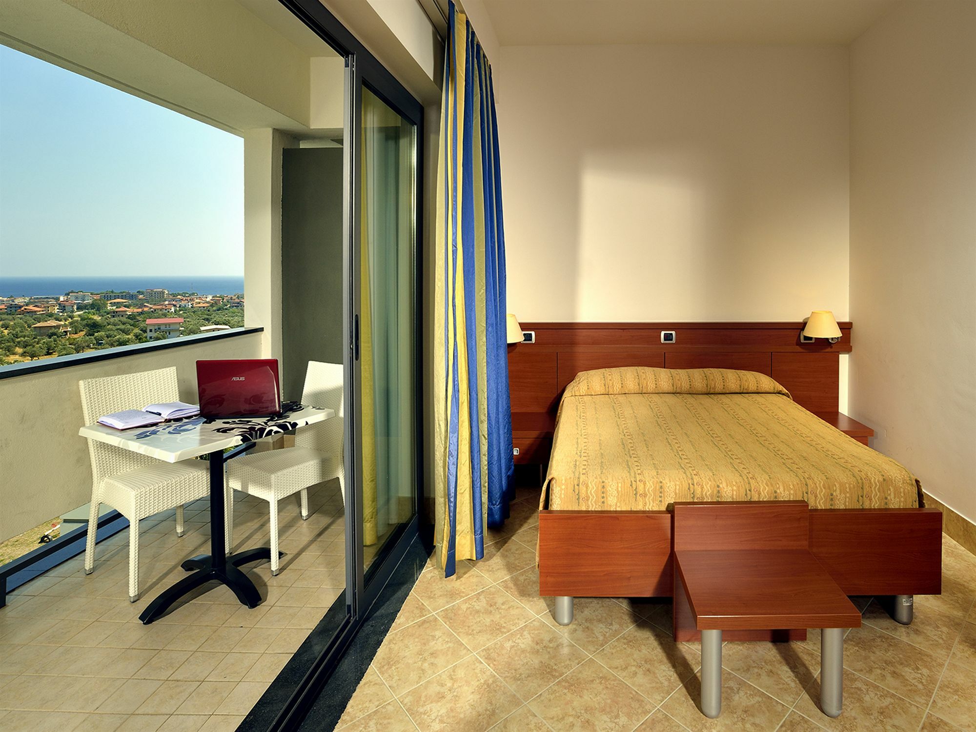 Park Hotel Mirabeau Montepaone Esterno foto
